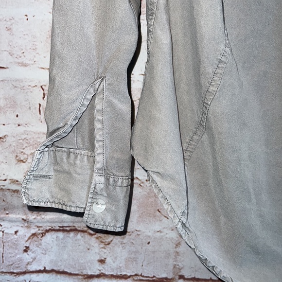 Thread and supply small button down casual blouse grey collared neck oversized - Picture 7 of 7